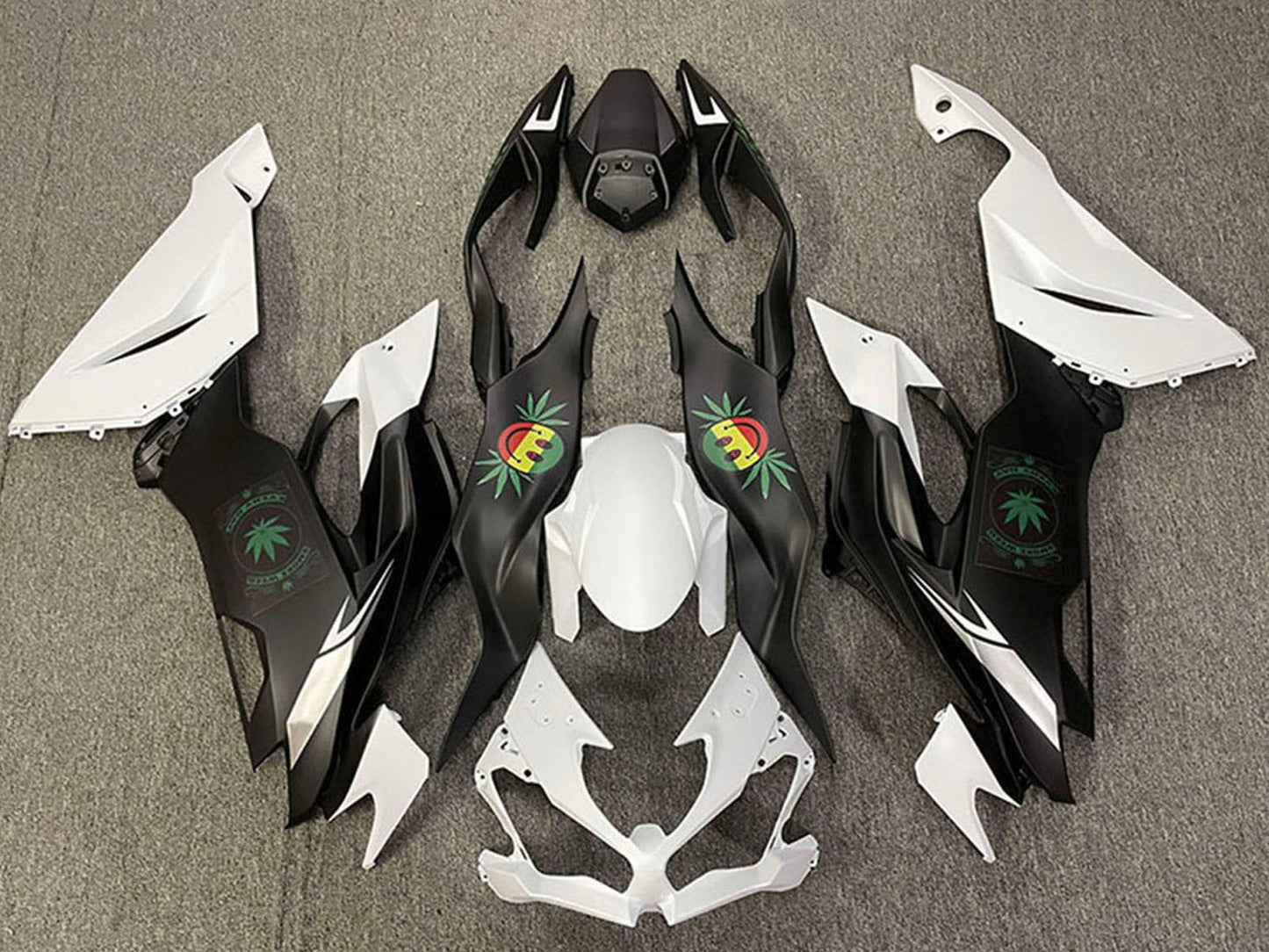 2019-2023 White Black Happy Face Kawasaki ZX6R Fairing Kit