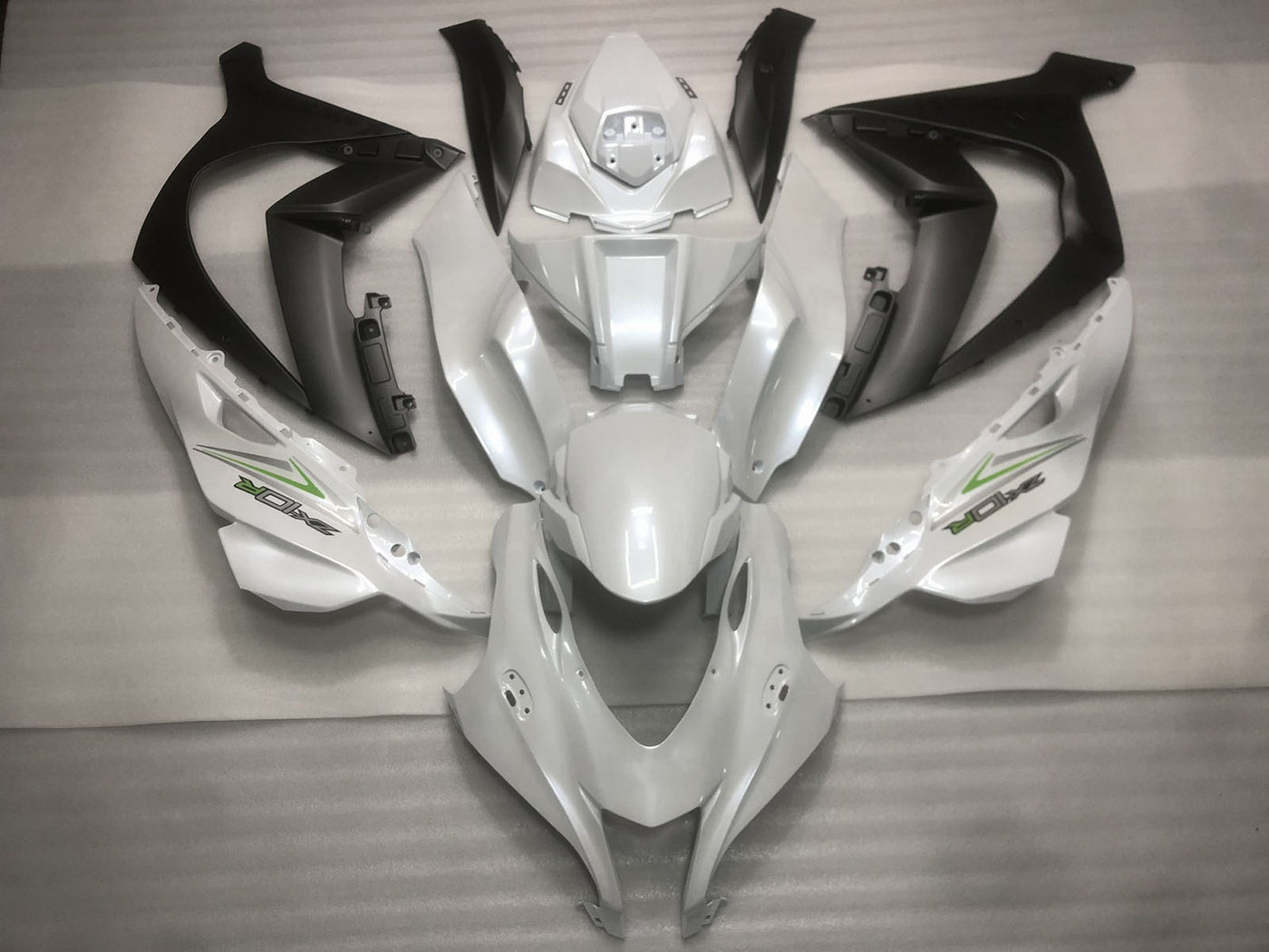 2016-2019 Pearl White Black Green Kawasaki ZX10R Fairing Kit