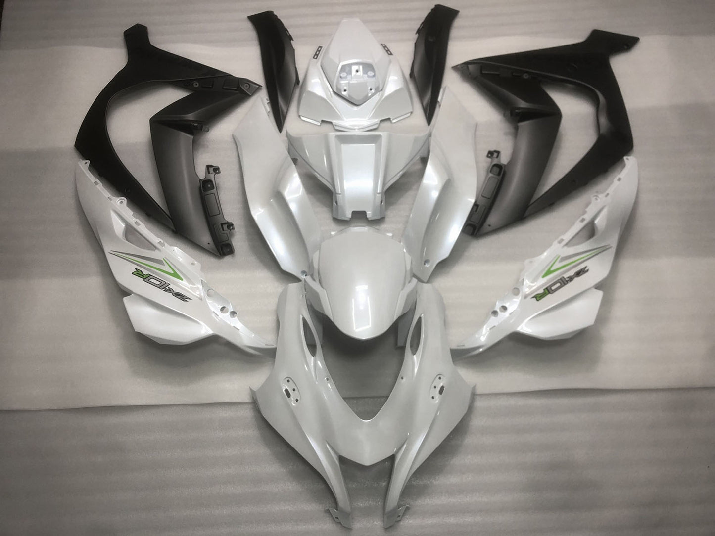 2016-2019 Pearl White Black Green Kawasaki ZX10R Fairing Kit