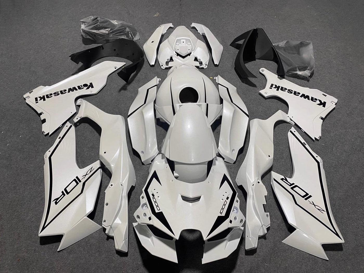 2021-2025 Black White Kawasaki ZX10R Fairing Kit