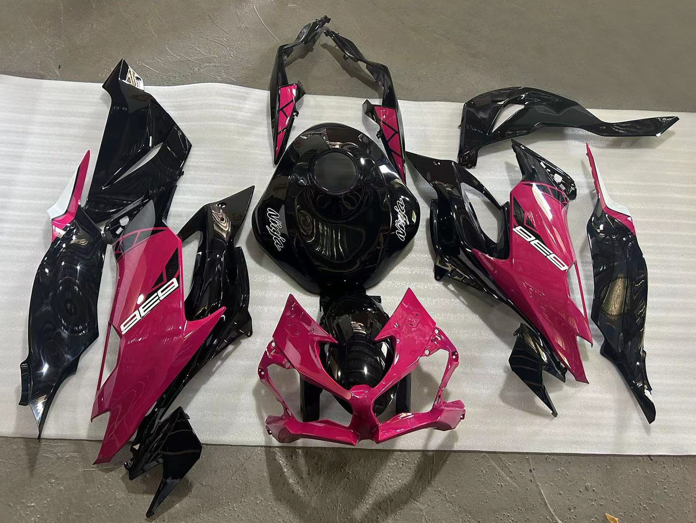 2019-2022 Glossy Black Pink Ninja Kawasaki ZX6R Fairing Kit