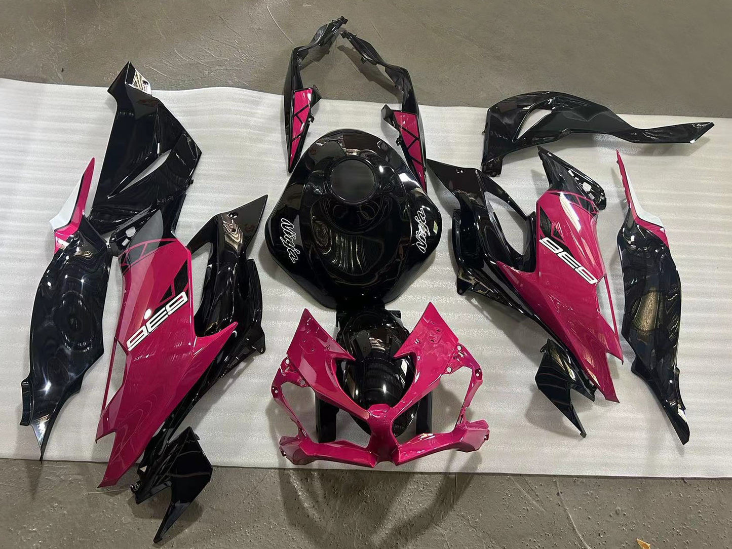 2019-2022 Glossy Black Pink Ninja Kawasaki ZX6R Fairing Kit