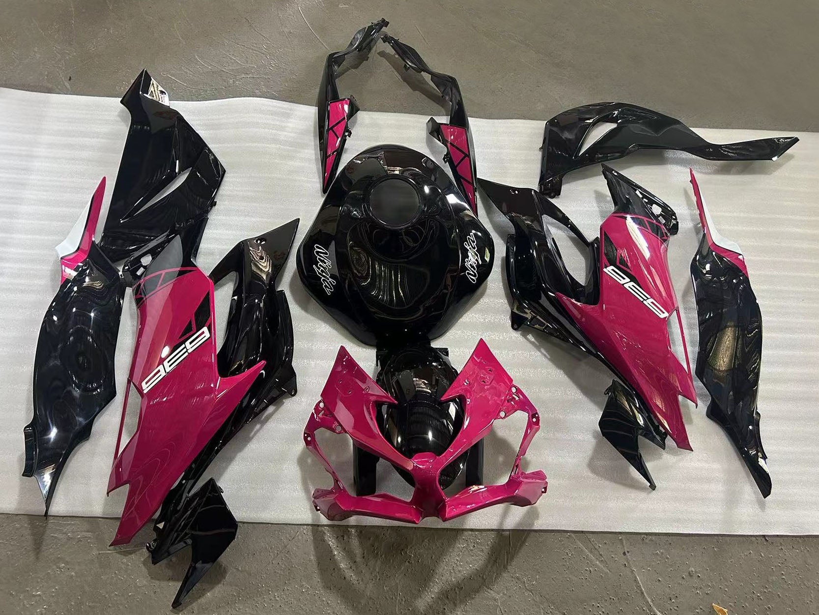 2019-2022 Glossy Black Pink Ninja Kawasaki ZX6R Fairing Kit