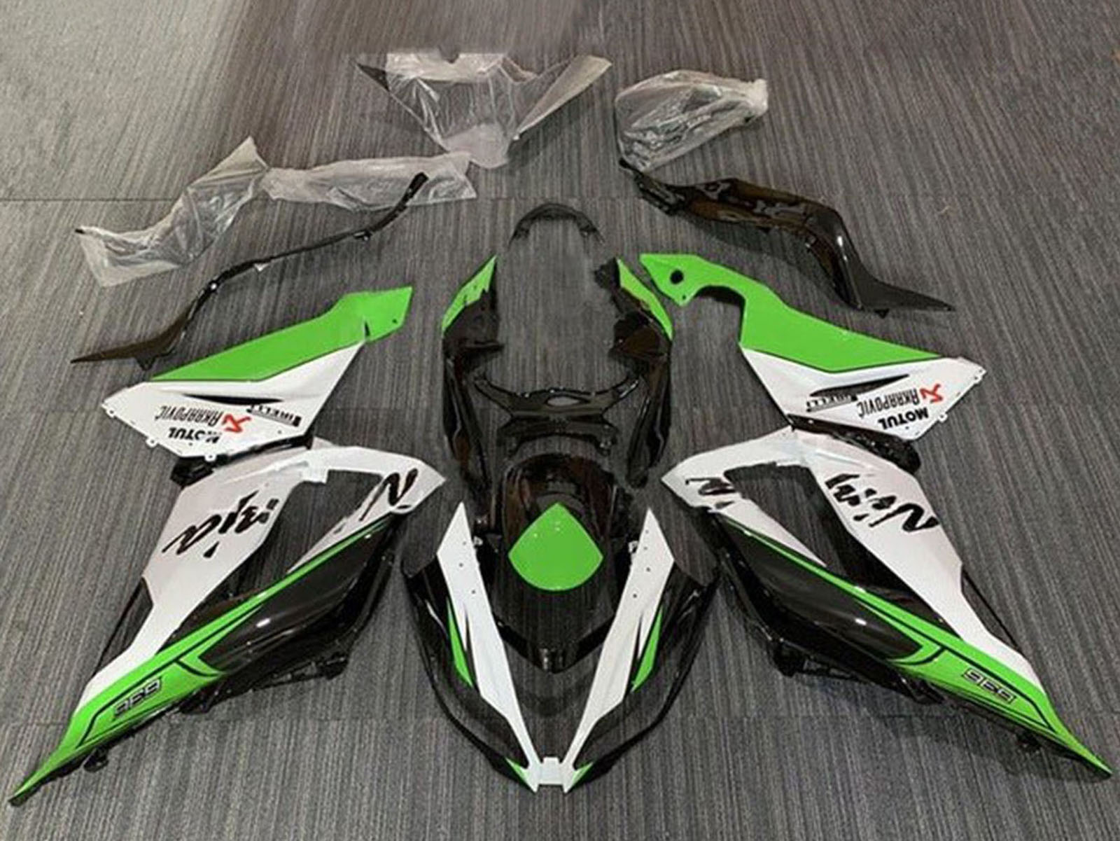 2013-2018 White Green Black Kawasaki ZX6R 636 Fairing Kit